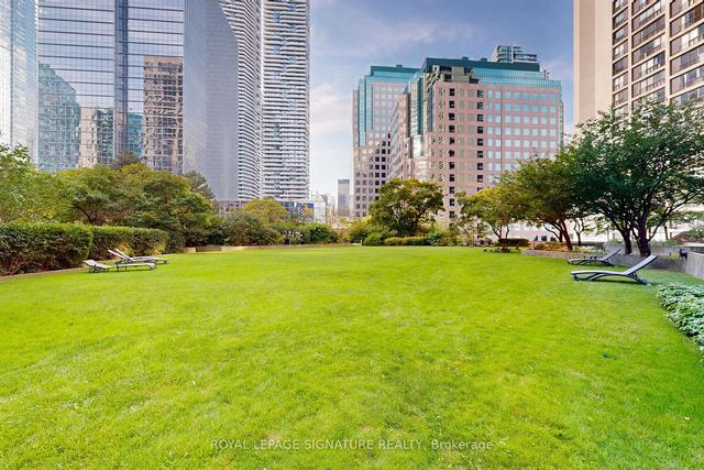 2634 - 33 Harbour Sq, Condo with 1 bedrooms, 1 bathrooms and 1 parking in Toronto ON | Image 27
