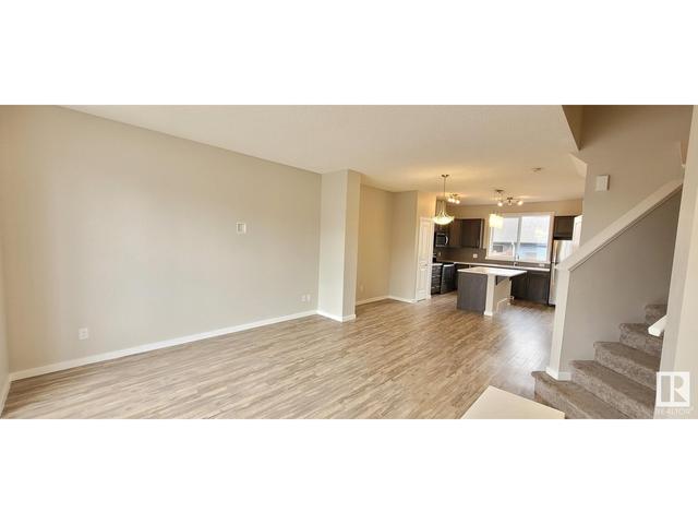 1911 24 St Nw, House attached with 4 bedrooms, 3 bathrooms and null parking in Edmonton AB | Image 2