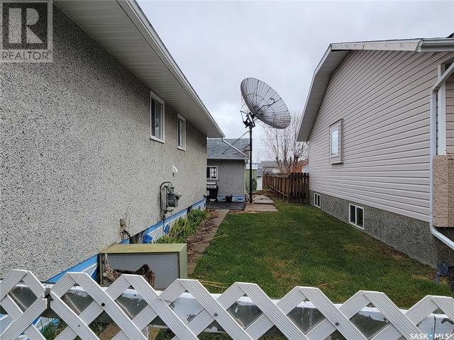 301 6th Ave E, House detached with 3 bedrooms, 2 bathrooms and null parking in Unity SK | Image 25