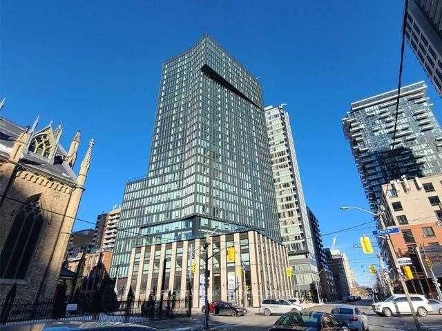 1506 - 60 Shuter St, Condo with 3 bedrooms, 2 bathrooms and 0 parking in Toronto ON | Image 1