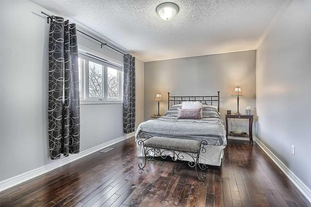 104 Kirkvalley Cres, House attached with 3 bedrooms, 4 bathrooms and 2 parking in Aurora ON | Image 15