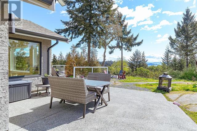 8518 Tribune Terr, House detached with 5 bedrooms, 3 bathrooms and 4 parking in North Saanich BC | Image 51