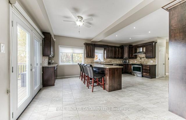 55 Woodcrest Ct, House detached with 5 bedrooms, 4 bathrooms and 11 parking in Kitchener ON | Image 40