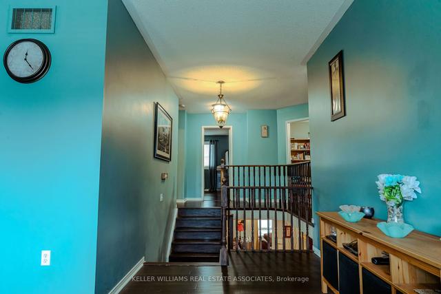 56 Lockheed Cres, House detached with 4 bedrooms, 4 bathrooms and 6 parking in Brampton ON | Image 6