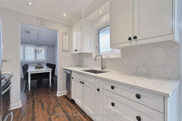 115 Exbury Rd, House detached with 3 bedrooms, 2 bathrooms and 3 parking in Toronto ON | Image 38