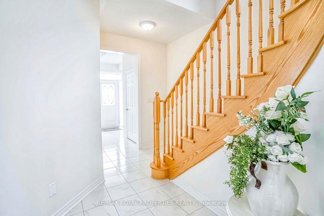 1877 Castlepoint Dr, House detached with 4 bedrooms, 6 bathrooms and 5 parking in Oshawa ON | Image 23
