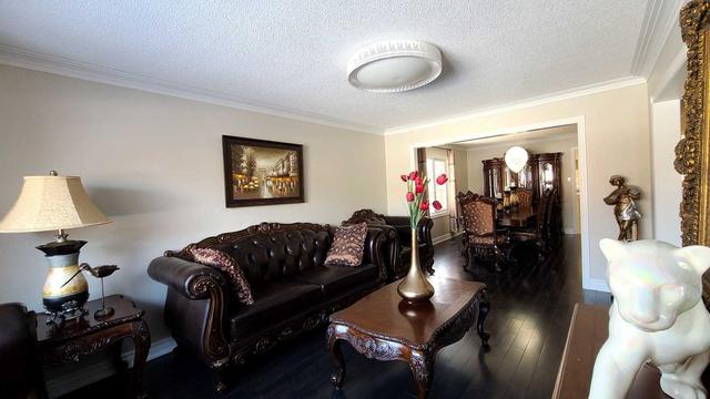 46 Kevi Cres, House detached with 4 bedrooms, 5 bathrooms and 5 parking in Richmond Hill ON | Image 2