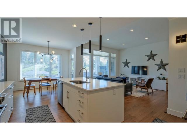 127 Split Pine Crt, House detached with 4 bedrooms, 3 bathrooms and 2 parking in Kelowna BC | Image 12