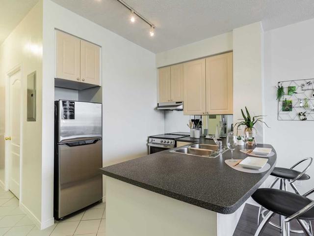 808 - 555 Yonge St, Condo with 0 bedrooms, 1 bathrooms and 0 parking in Toronto ON | Image 6