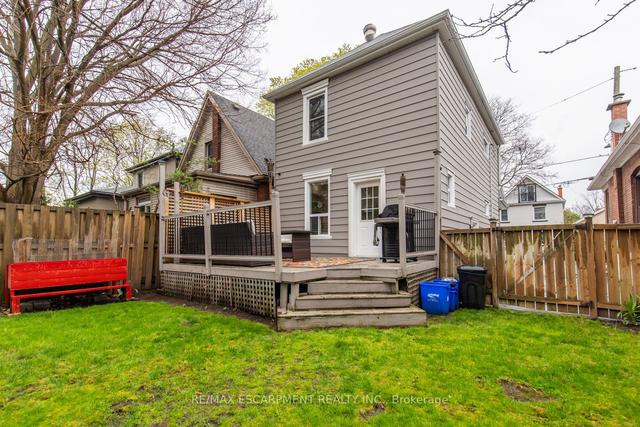 463 Charlton Ave W, House detached with 3 bedrooms, 1 bathrooms and 3 parking in Hamilton ON | Image 31