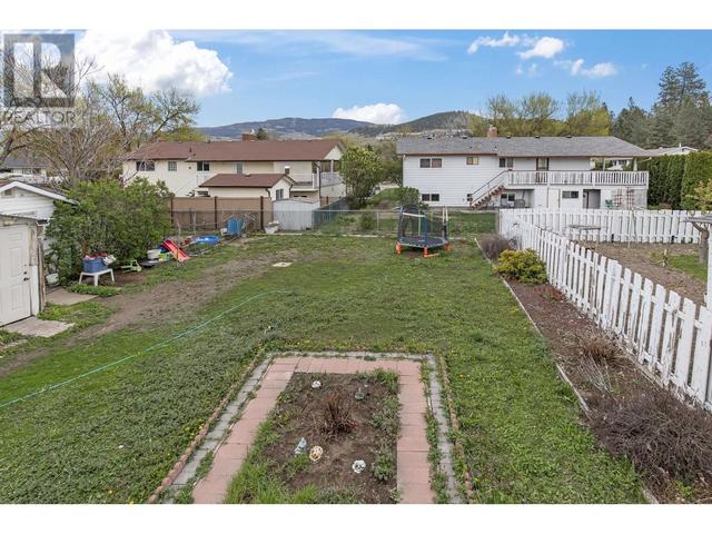 795 Rutland Road S, House detached with 3 bedrooms, 2 bathrooms and 5 parking in Kelowna BC | Image 25