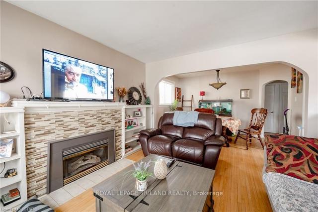 1295 King St, House detached with 2 bedrooms, 2 bathrooms and 5 parking in London ON | Image 15