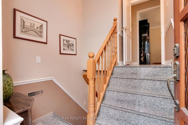167 Hullmar Dr, House semidetached with 3 bedrooms, 3 bathrooms and 2 parking in Toronto ON | Image 31