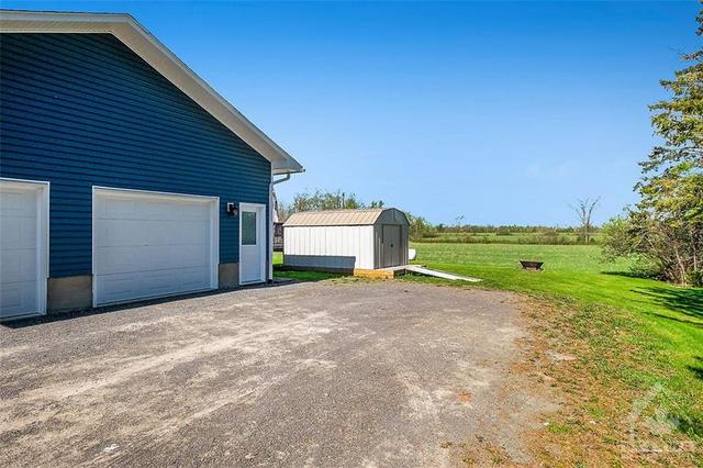 3959 Dunning Rd, House detached with 3 bedrooms, 3 bathrooms and 10 parking in Ottawa ON | Image 29