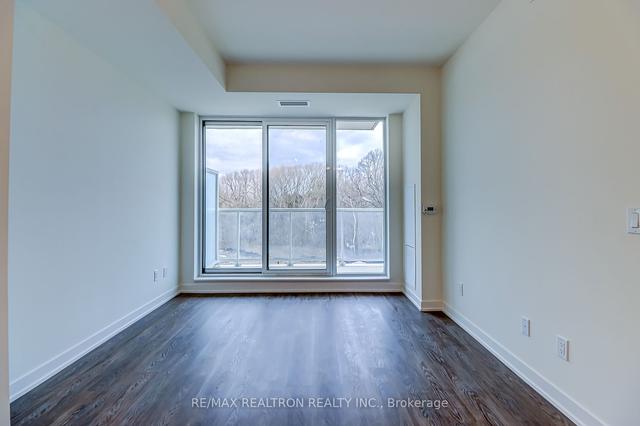 722 - 2 David Eyer Rd, Condo with 1 bedrooms, 2 bathrooms and 1 parking in Richmond Hill ON | Image 2
