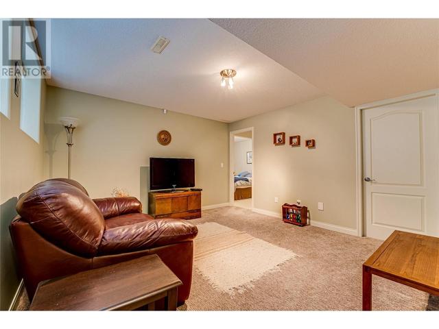 19 Kestrel Crt, House detached with 4 bedrooms, 3 bathrooms and 6 parking in Vernon BC | Image 36