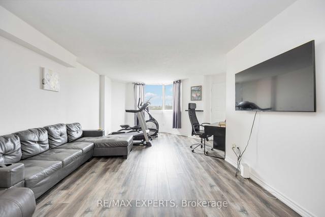 408 - 238 Albion Rd, Condo with 3 bedrooms, 2 bathrooms and 1 parking in Toronto ON | Image 2