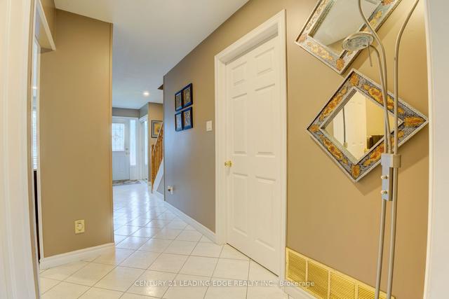 734 Briar Cres, House detached with 4 bedrooms, 3 bathrooms and 4 parking in Milton ON | Image 29