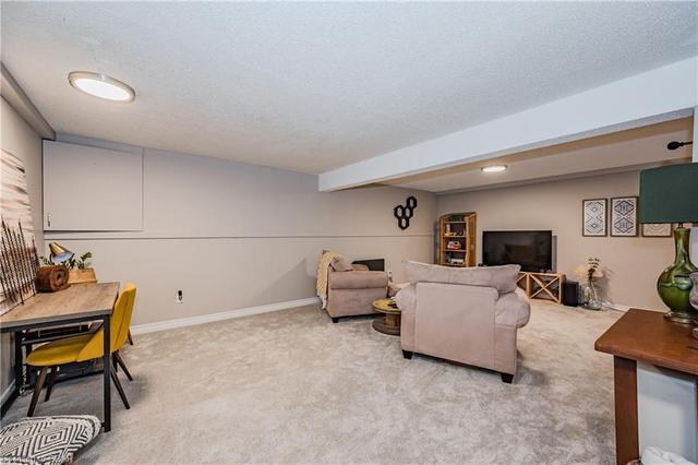251 West Acres Dr, House detached with 3 bedrooms, 1 bathrooms and 5 parking in Guelph ON | Image 25