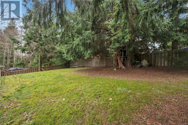 4199 Enquist Rd, House detached with 3 bedrooms, 2 bathrooms and 10 parking in Strathcona D (Oyster Bay   Buttle Lake) BC | Image 37