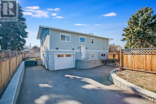 437 Primrose Rd, House detached with 3 bedrooms, 3 bathrooms and 2 parking in Kelowna BC | Image 1