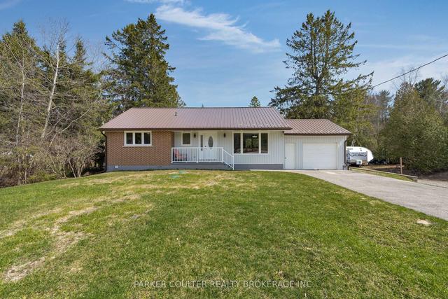 1000 Memorial Ave, House detached with 3 bedrooms, 2 bathrooms and 21 parking in Oro Medonte ON | Image 1
