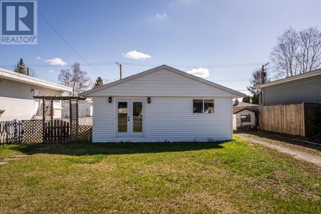 1302 Douglas St, House detached with 3 bedrooms, 2 bathrooms and null parking in Prince George BC | Image 20