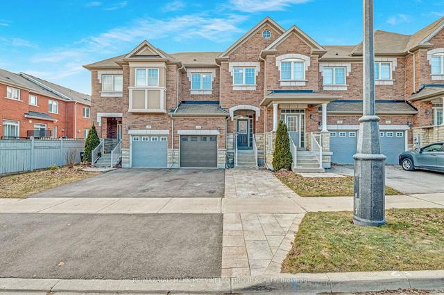 14 Belfry Dr, House attached with 4 bedrooms, 3 bathrooms and 3 parking in Bradford West Gwillimbury ON | Image 1