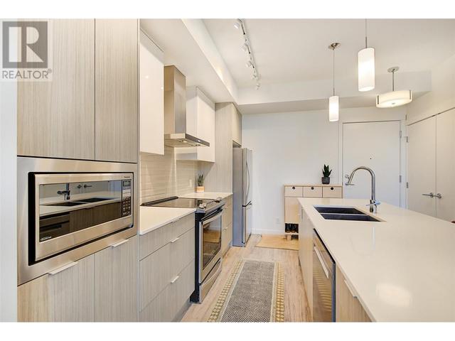 PH10 - 1800 Richter St, Condo with 3 bedrooms, 2 bathrooms and 1 parking in Kelowna BC | Image 20