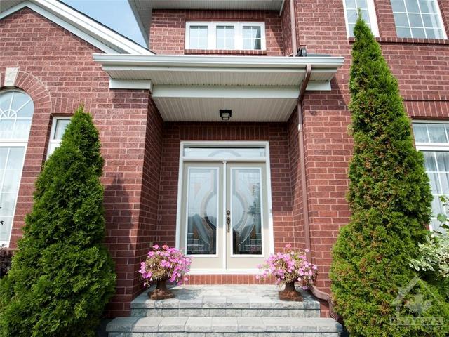 108 Whitestone Drive, House detached with 4 bedrooms, 4 bathrooms and 6 parking in Ottawa ON | Image 2