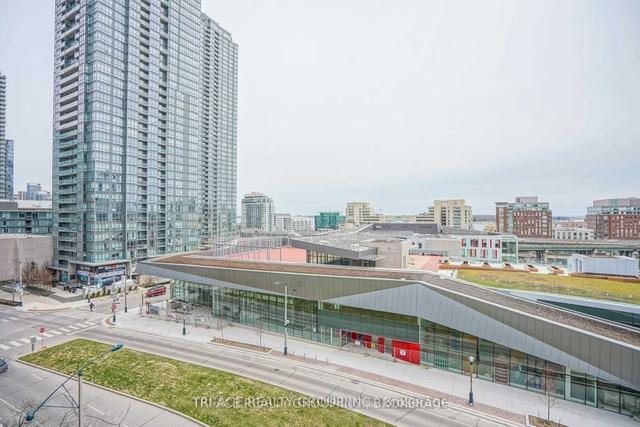 310 - 8 Telegram Mews, Condo with 2 bedrooms, 2 bathrooms and 1 parking in Toronto ON | Image 8