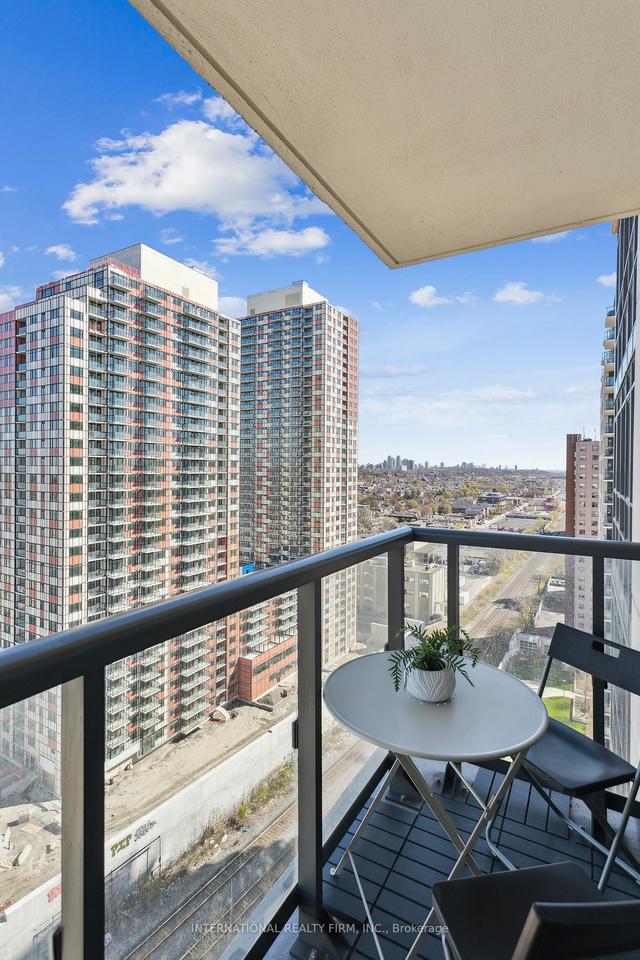 2009 - 1420 Dupont St, Condo with 1 bedrooms, 1 bathrooms and 0 parking in Toronto ON | Image 2