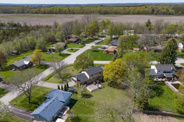 12 Fenwood Cres, House detached with 3 bedrooms, 3 bathrooms and 6 parking in Prince Edward County ON | Image 32
