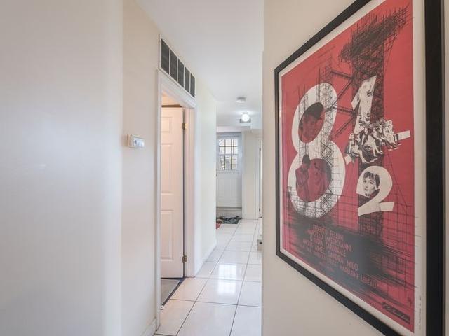 190 Ossington Ave, Home with 6 bedrooms, 3 bathrooms and 2 parking in Toronto ON | Image 16