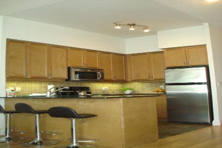 lph07 - 90 Absolute Ave, Condo with 2 bedrooms, 2 bathrooms and 1 parking in Mississauga ON | Image 3