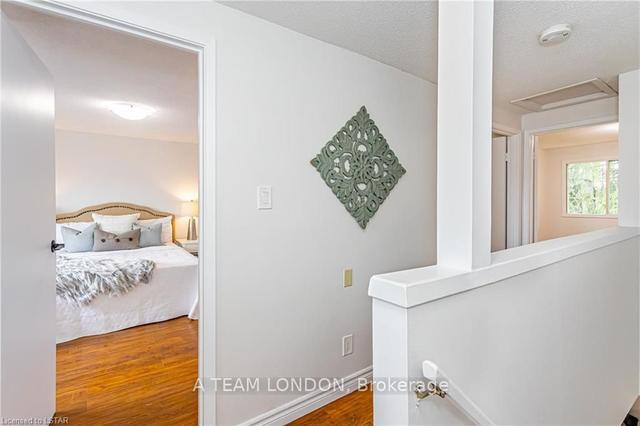 54 - 35 Waterman Ave, Townhouse with 3 bedrooms, 2 bathrooms and 1 parking in London ON | Image 8