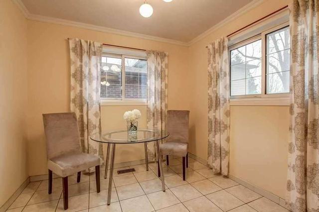UPPER - 3370 Rhonda Valy, House detached with 3 bedrooms, 1 bathrooms and 2 parking in Mississauga ON | Image 9