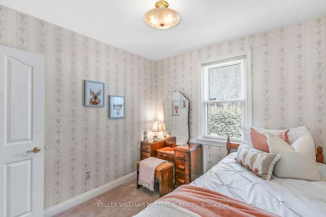 17 Thirty Third St, House detached with 2 bedrooms, 1 bathrooms and 6 parking in Toronto ON | Image 11