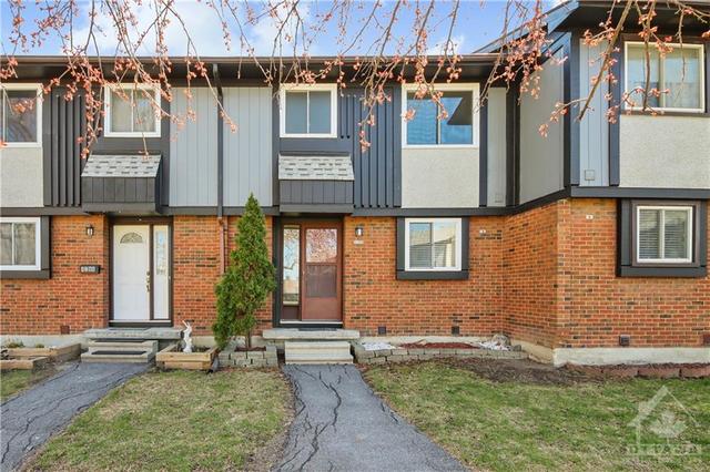 b - 426 Moodie Drive, Townhouse with 3 bedrooms, 2 bathrooms and 1 parking in Ottawa ON | Image 1