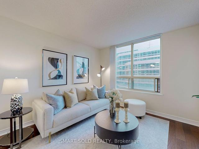 1703 - 18 Parkview Ave, Condo with 2 bedrooms, 2 bathrooms and 1 parking in Toronto ON | Image 2