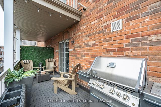 4 Carnahan Terr, Townhouse with 3 bedrooms, 3 bathrooms and 1 parking in Toronto ON | Image 6