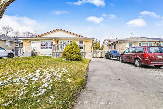34 Chatsworth Dr, House semidetached with 3 bedrooms, 2 bathrooms and 2 parking in Brampton ON | Image 33