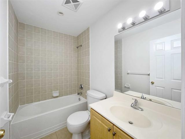 204 - 2 Maison Parc Ct, Condo with 2 bedrooms, 2 bathrooms and 1 parking in Vaughan ON | Image 9