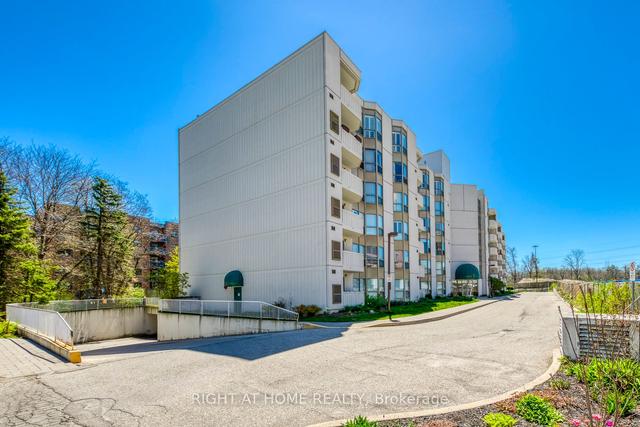 302 - 3267 King St E, Condo with 2 bedrooms, 2 bathrooms and 1 parking in Kitchener ON | Image 1