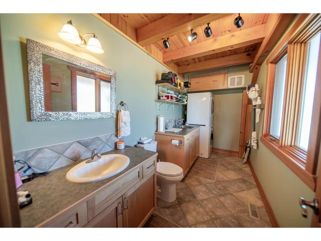779 Sundown Lane, House detached with 3 bedrooms, 4 bathrooms and null parking in East Kootenay B BC | Image 10
