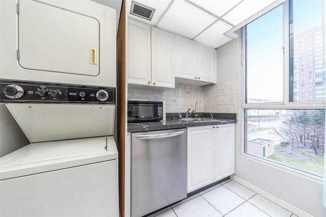 416 - 155 Hillcrest Ave, Condo with 1 bedrooms, 1 bathrooms and 1 parking in Mississauga ON | Image 2