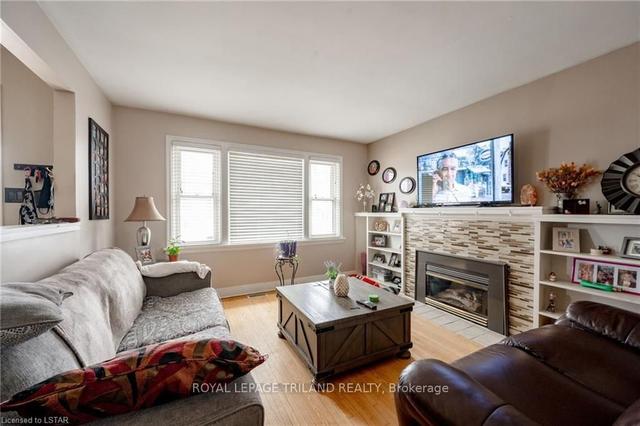 1295 King St, House detached with 2 bedrooms, 2 bathrooms and 5 parking in London ON | Image 14