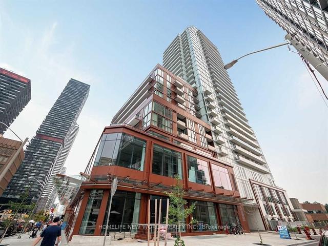 3003 - 33 Helendale Ave, Condo with 3 bedrooms, 3 bathrooms and 1 parking in Toronto ON | Image 1