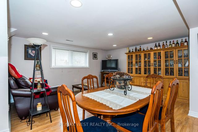 579 Rustic Rd, House detached with 3 bedrooms, 2 bathrooms and 12 parking in Toronto ON | Image 22