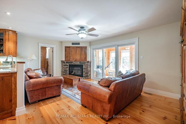 94 Wilkinson Dr, House detached with 4 bedrooms, 3 bathrooms and 7 parking in Kawartha Lakes ON | Image 5